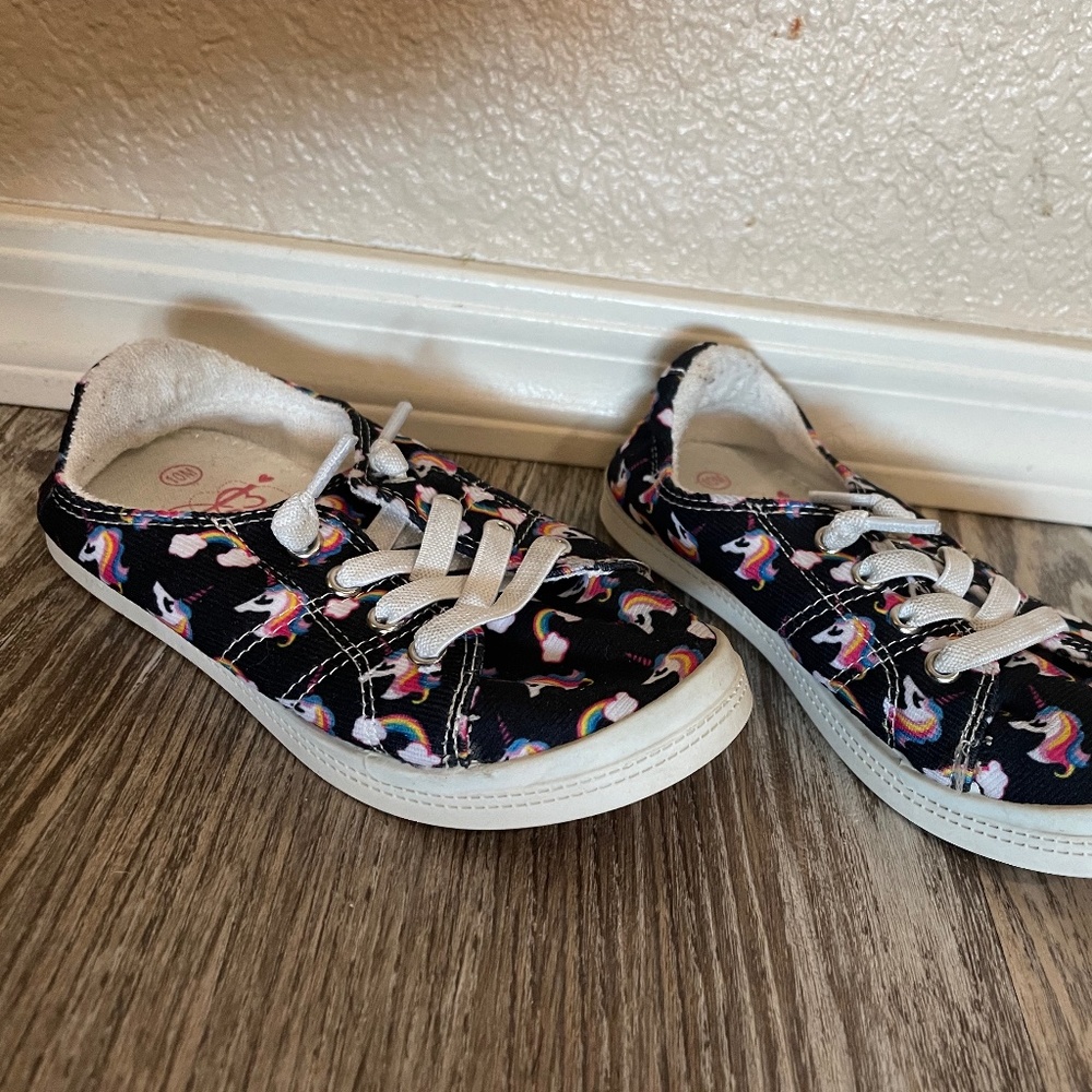 Girls rainbow shoe